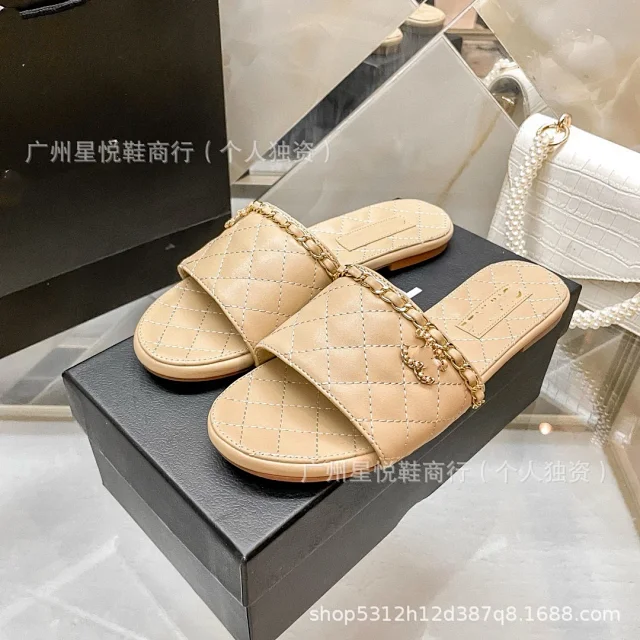Chanel Sandals Quilted chain-strap slide product detail image 11