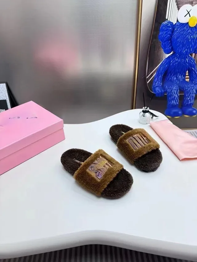Miu Slippers Faux-fur open-toe slide with logo strap product detail image 2