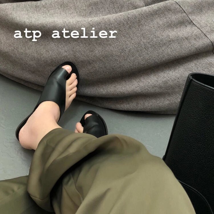 A.P.C. Tabi Slide Black Sandals - 2