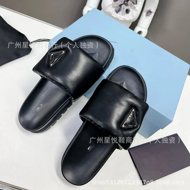 Unbranded Slippers Padded Slide with Triangle Metal Plaque product detail image 4