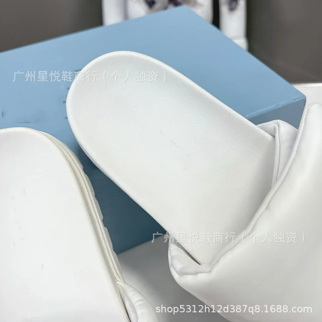 Unbranded Slippers Padded Slide with Triangle Metal Plaque product detail image 15