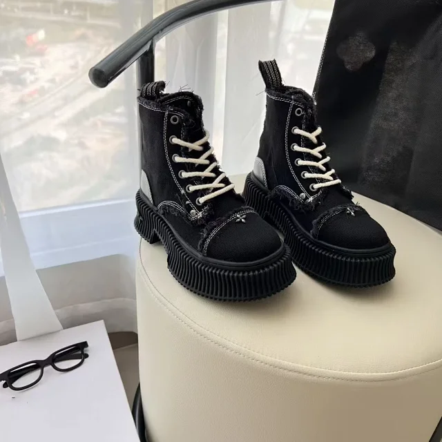 Unbranded Boots Mid-Calf Lace-Up Platform with Ribbed Soles and Cross Embellishment product detail image 4