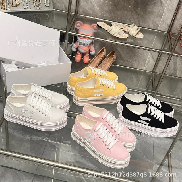 Unbranded Sneakers Low-Top Canvas Platform with Crocodile Appliqué product detail image 2