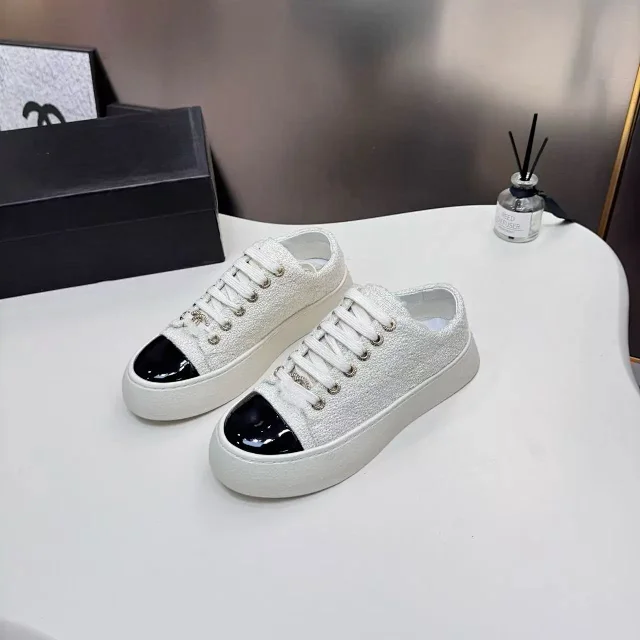 Unbranded Sneakers Low-Top Lace-Up Platform with Patent Toe Cap product detail image 3