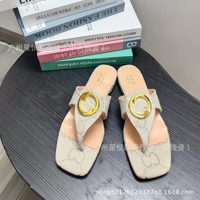 Gucci Slippers Square-Toe GG Monogram Buckle Slide product detail image 3