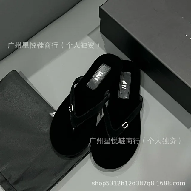 Unbranded Sandals Flat thong with logo-style metal buckle detail product detail image 11