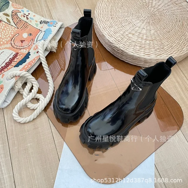 Unbranded Boots Chelsea Ankle with Triangle Hardware and Lug Sole product detail image 4