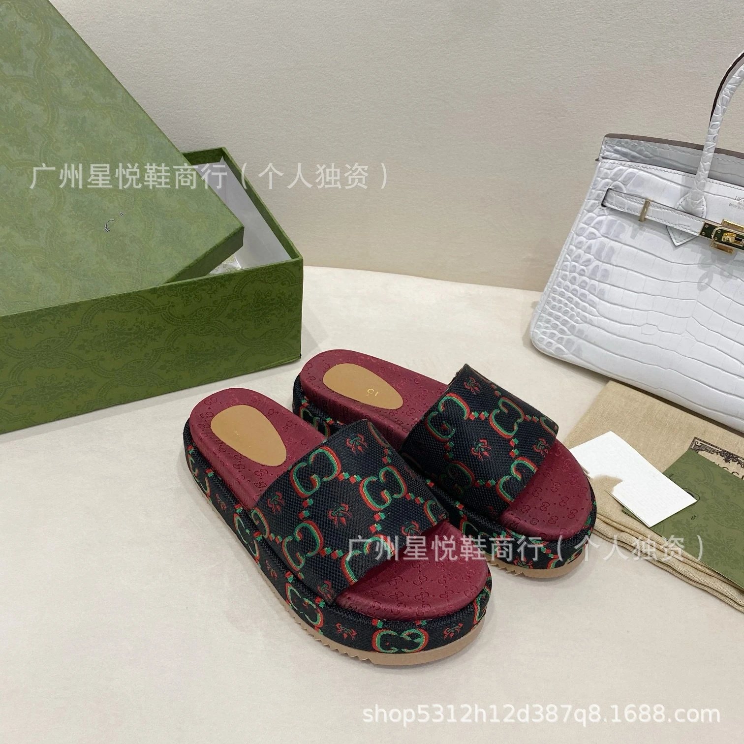 Gucci Strawberry Print GG Marmont Slide Sandals Multicolor - 29