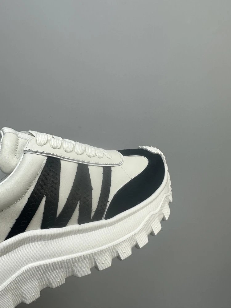 Uiki Chunky Sneakers Black and White Sneakers - 36