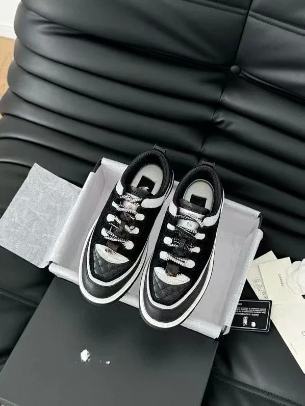 Chanel Sneakers Low-Top Lace-Up Quilted product detail image 4