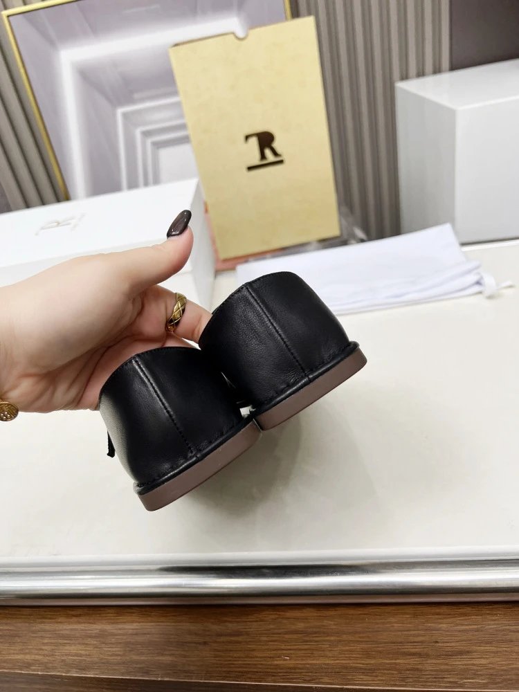 The Row Mary Jane Black Leather Flat Shoes - 7