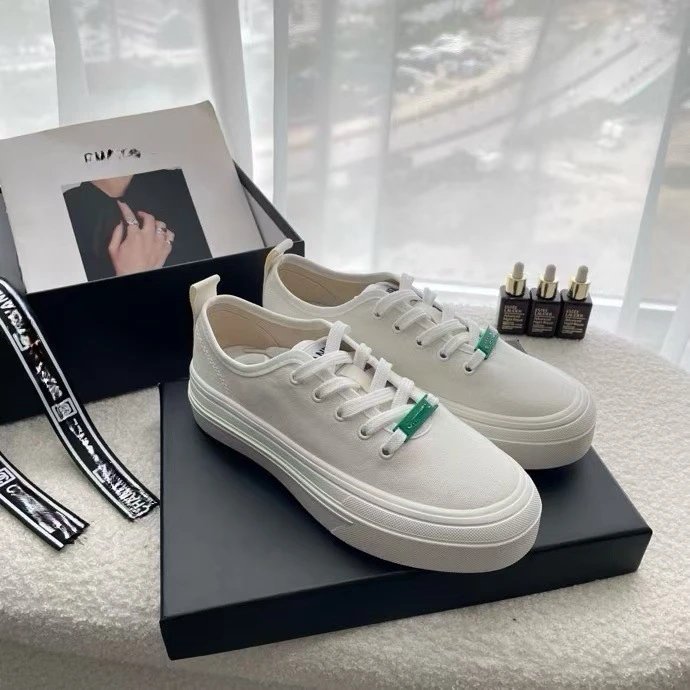 Off-White Diagonal Arrow Low Top Black and White Sneakers - 4