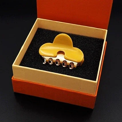 Unbranded Uncategorized Acetate Metal Hair Claw Clip Bag Charm product detail image 3