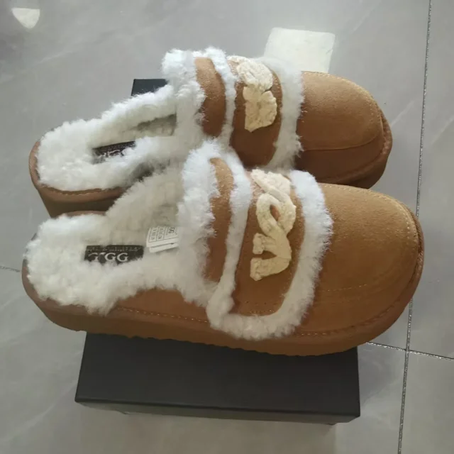 UGG Slippers Platform Shearling Logo Strap product detail image 10