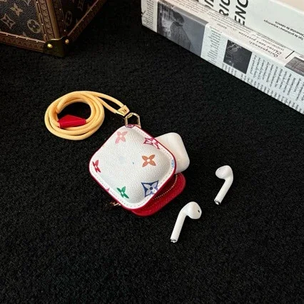 Louis Vuitton Uncategorized Monogram Zip Earbud Case with Lanyard product detail image 2