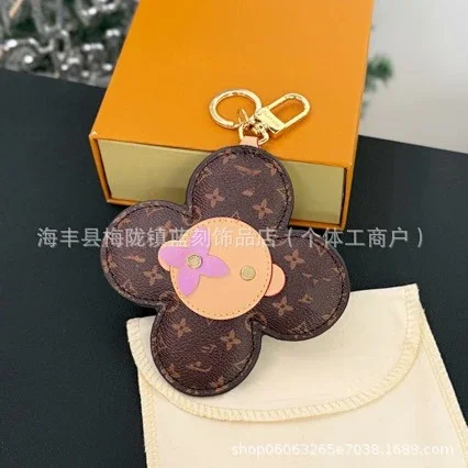 Louis Vuitton Monogram Flower Keychain product detail image 9