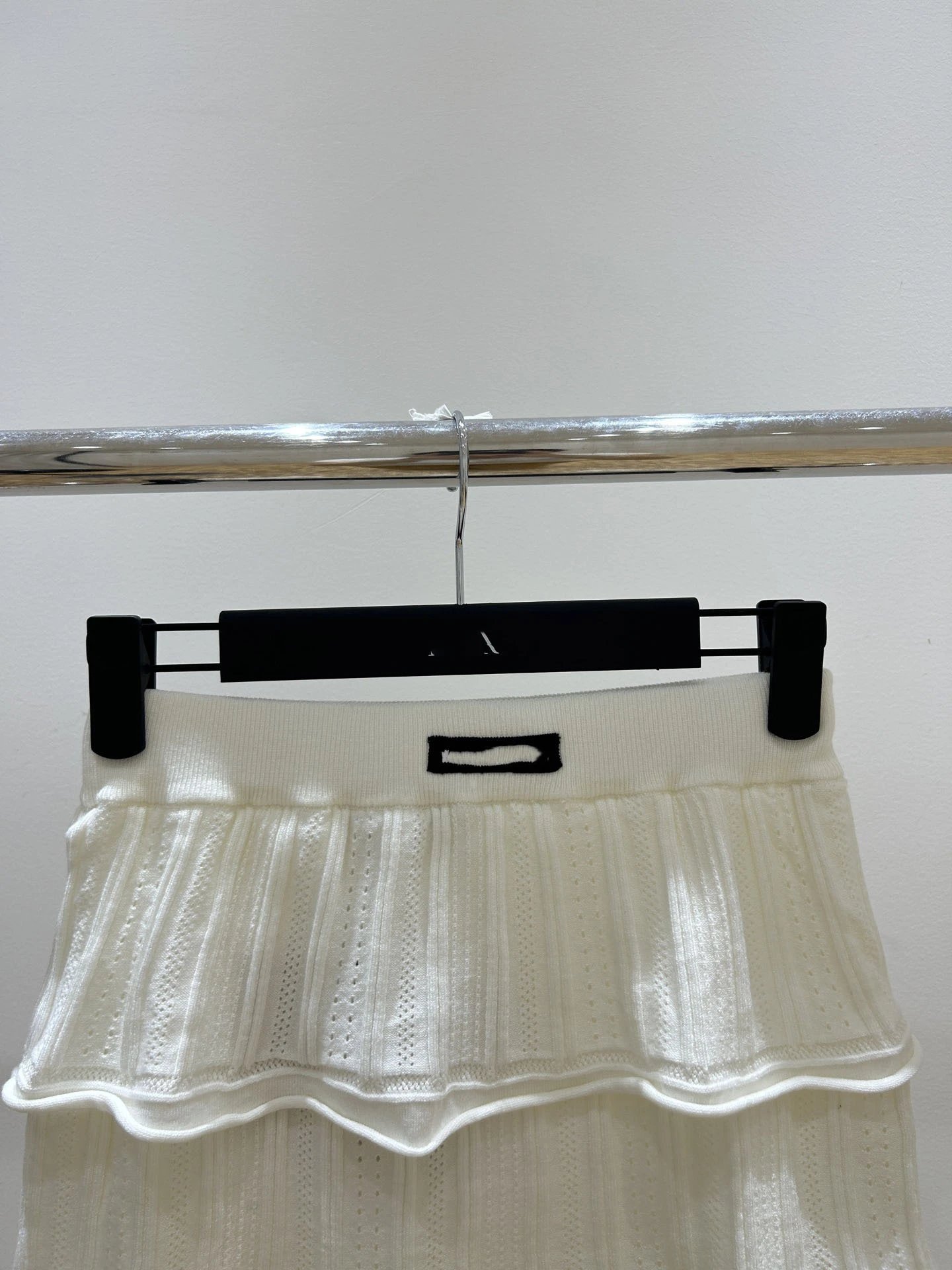 Dior Knit Scallop-Trim Vest Top in Ivory - 7