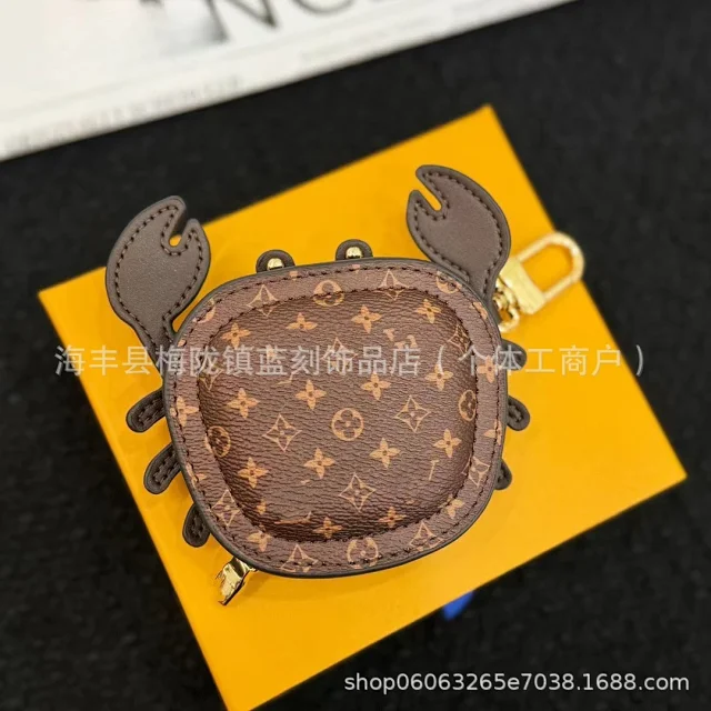Unbranded Wallets & Card Holders Crab-Shaped Monogram Print Zipper Coin Purse Keychain product detail image 3