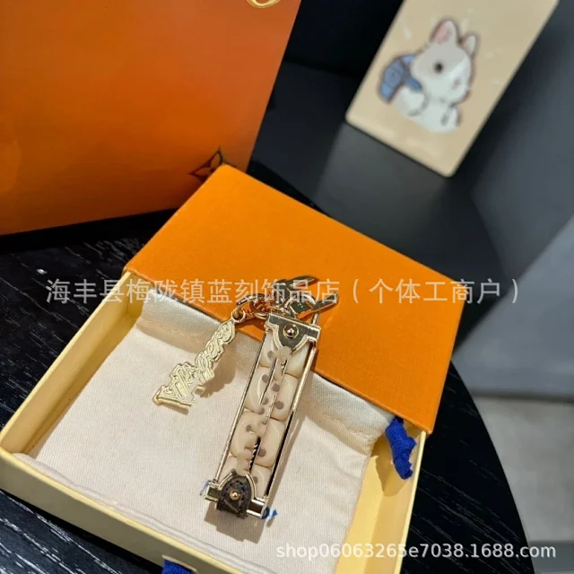 Louis Vuitton Dice Keychain Pendant product detail image 3