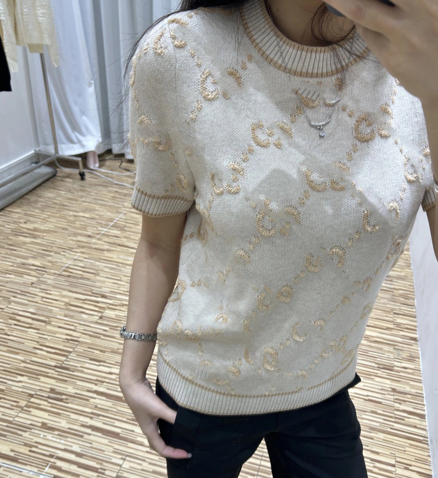Gucci GG Embroidered Knit Short-Sleeve Sweater Beige - 20