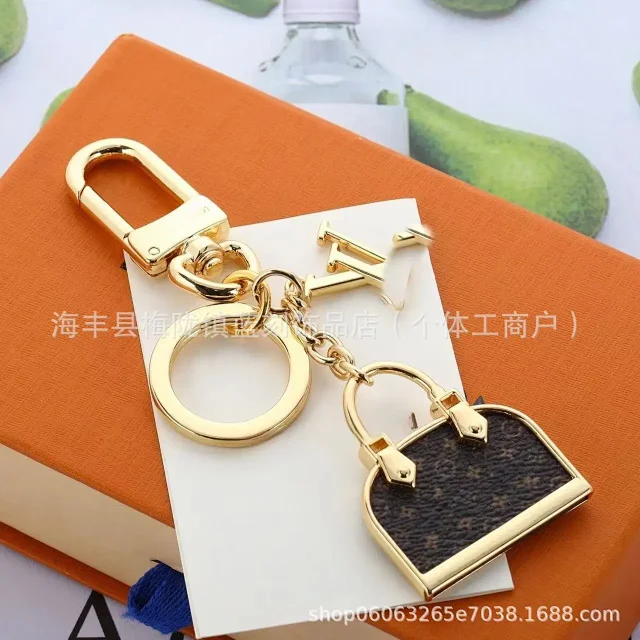Louis Vuitton Uncategorized LV Monogram Four-Leaf Clover Charm Keychain product detail image 4