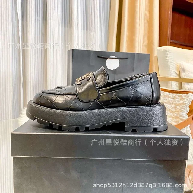 Chanel Leather Shoes Quilted Platform Loafers with Double-C Buckle product detail image 2
