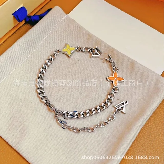 Louis Vuitton Jewelry Monogram Charm Curb-Chain Necklace and Bracelet product detail image 3