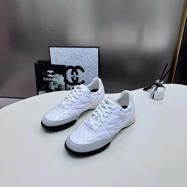Chanel Sneakers Quilted low-top lace-up product detail image 4