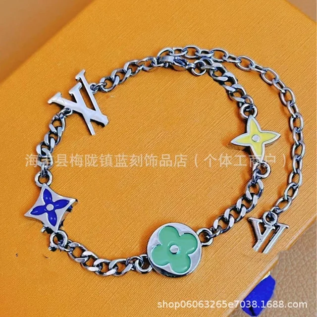 Louis Vuitton Jewelry Monogram Charm Curb-Chain Necklace and Bracelet product detail image 5