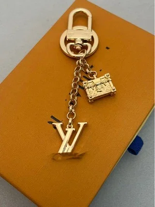 Louis Vuitton Uncategorized Flower and Trunk Charm Keychain product detail image 4