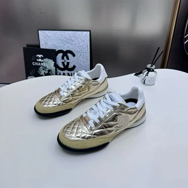 Chanel Sneakers Quilted low-top lace-up product detail image 9