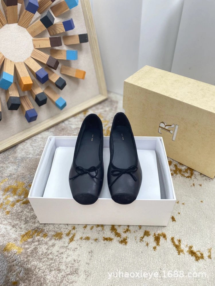 Rochas Ballet Flats Black Leather Shoes - 9
