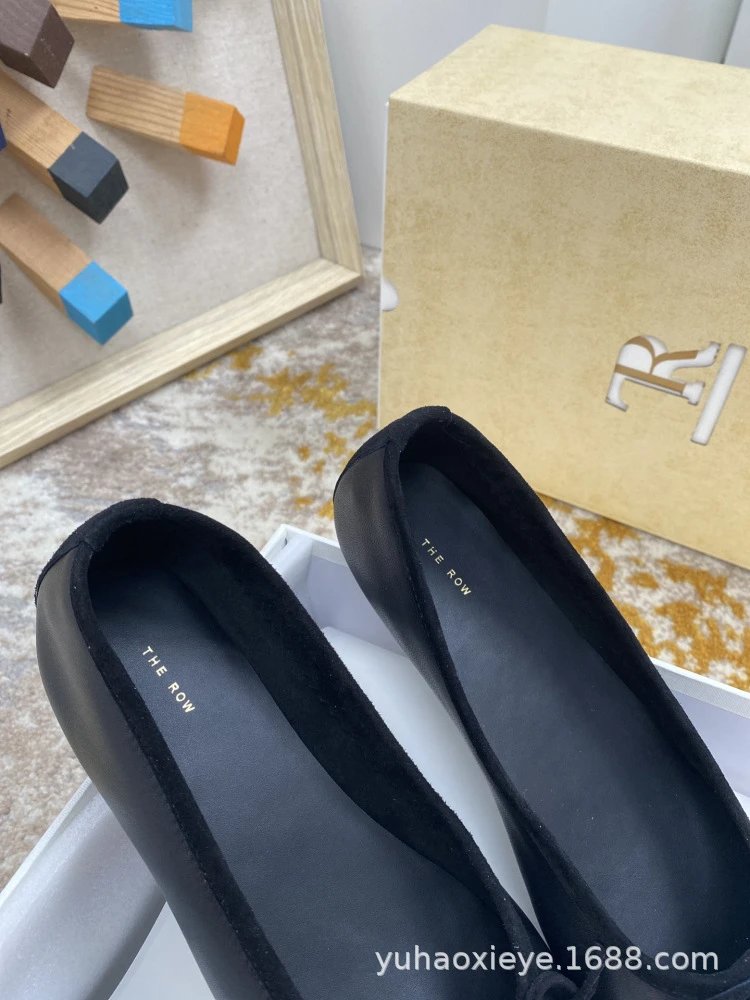 Rochas Ballet Flats Black Leather Shoes - 15