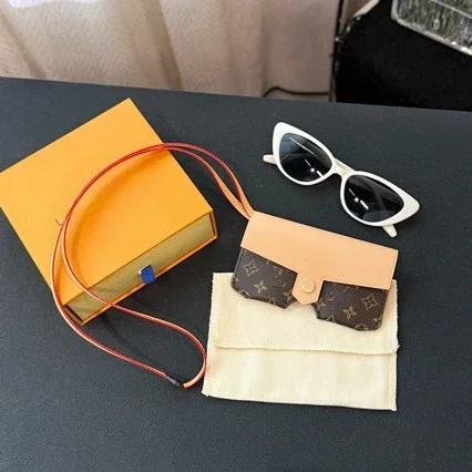 Unbranded Crossbody Bags Printed Eyeglass Pouch with Strap product detail image 5