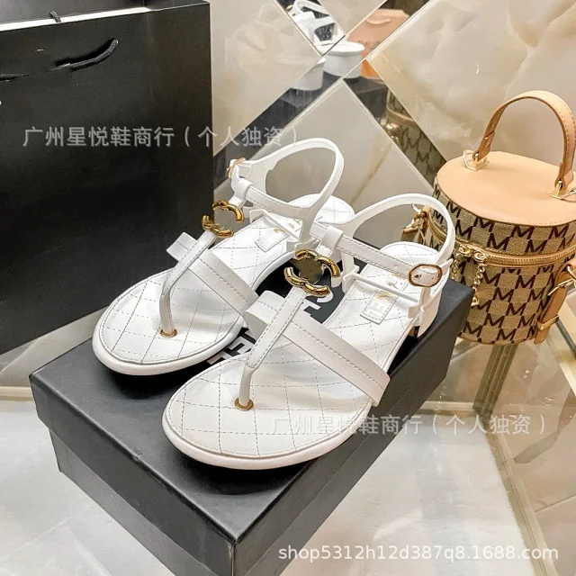 Unbranded Sandals Ankle-Strap Thong with Quilted Footbed and Metal Ornament product detail image 13