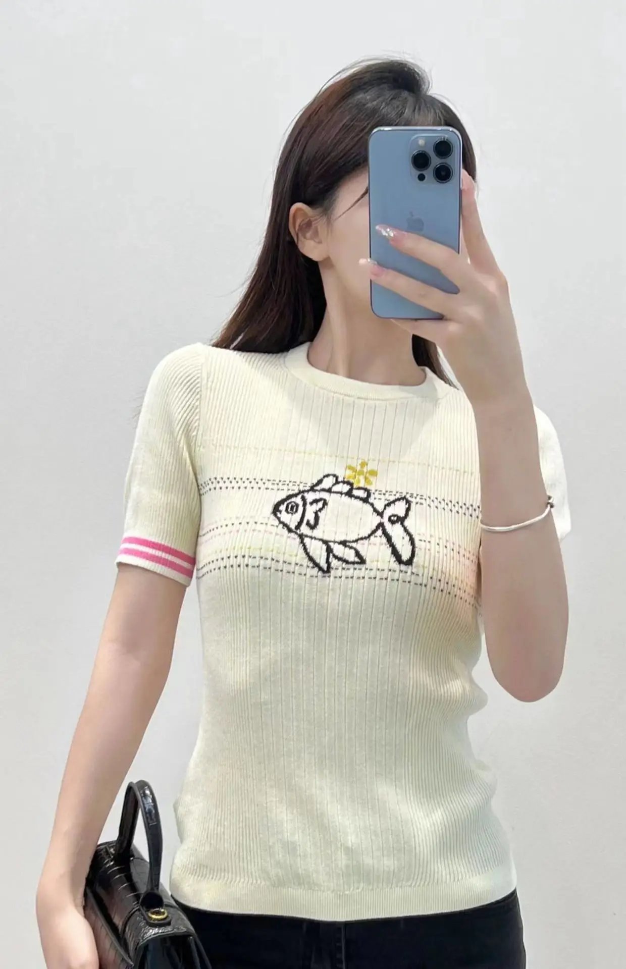 Design Fish Embroidery Ribbed Knit T-Shirt Beige - 8