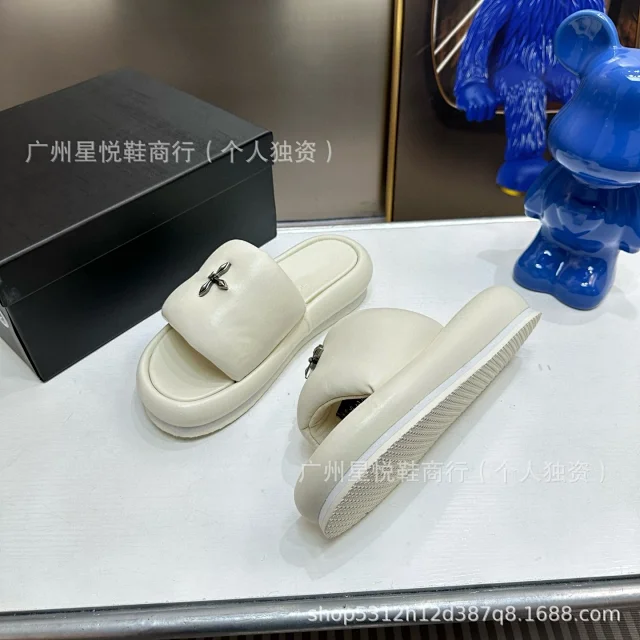 Unbranded Slippers Platform slide with metal bow ornament product detail image 8