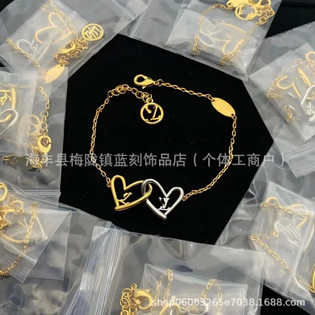 Louis Vuitton Jewelry Monogram Charm Chain Bracelet product detail image 8