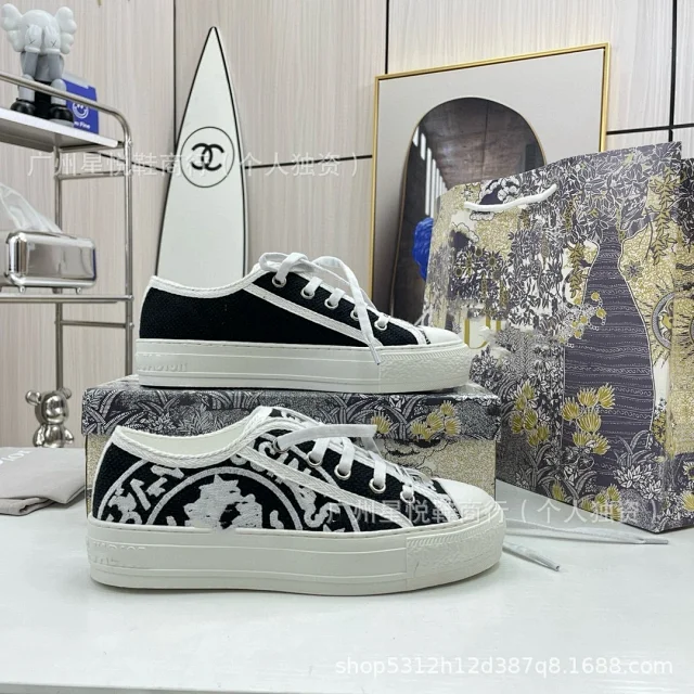 Dior Sneakers Low-Top Platform Oblique Jacquard product detail image 9