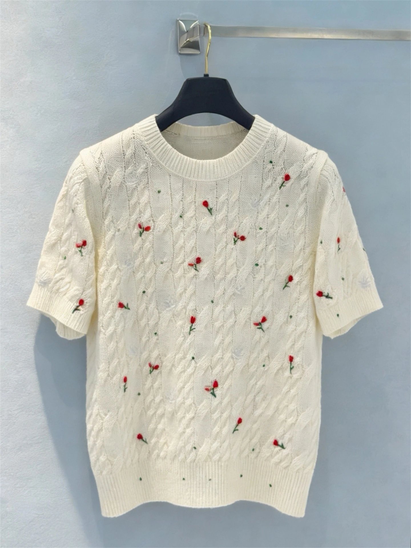 Embroidered Cable Knit Short-Sleeve Sweater in Cream with Red Floral Motif - 4