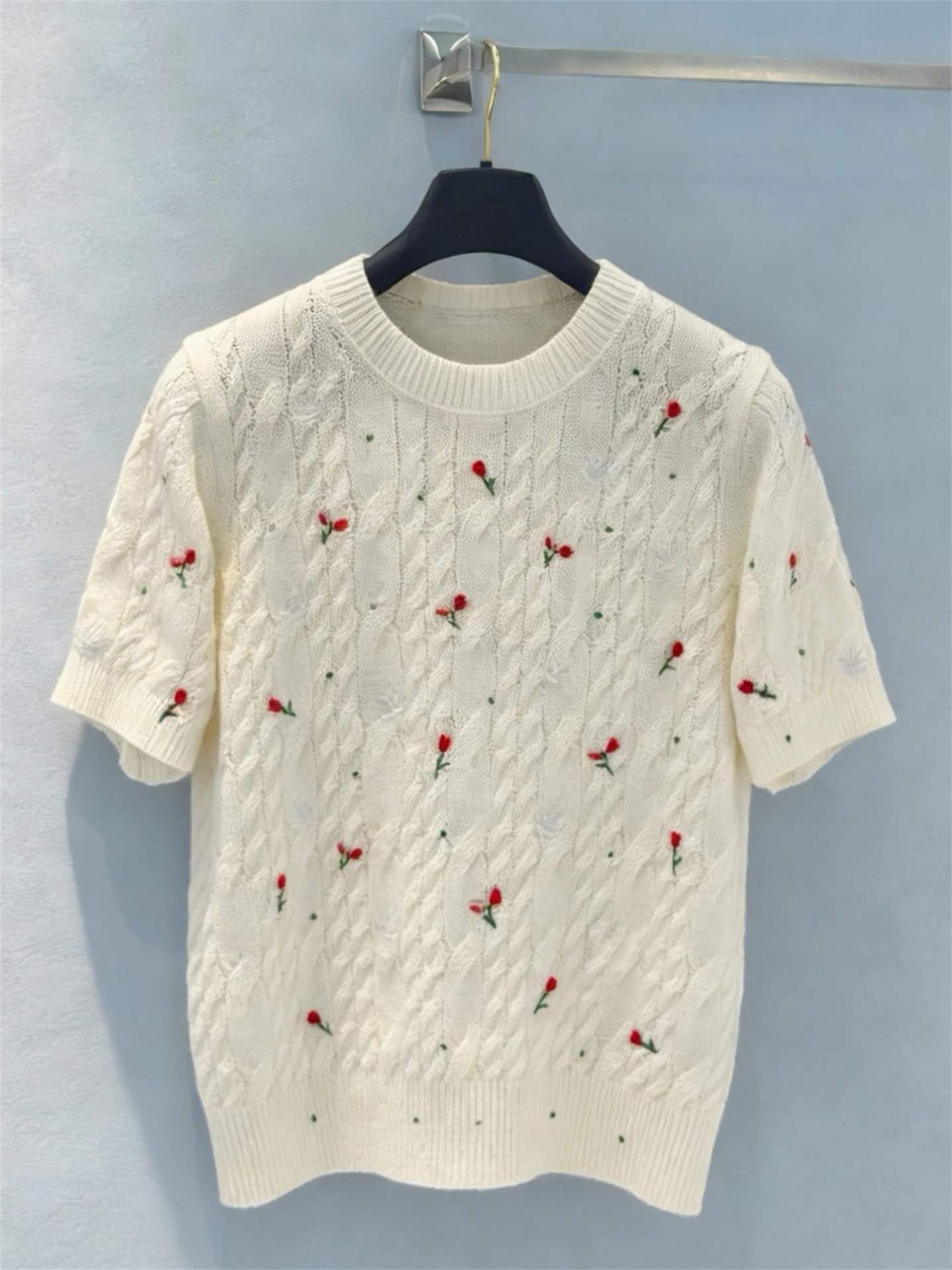 Embroidered Cable Knit Short-Sleeve Sweater in Cream with Red Floral Motif - 5