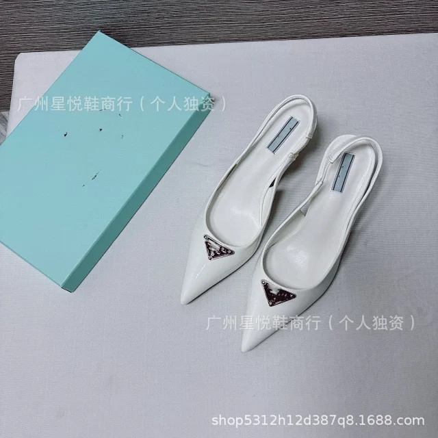 Prada High Heels Patent Leather Pointed-Toe Triangle-Plaque Slingback product detail image 14