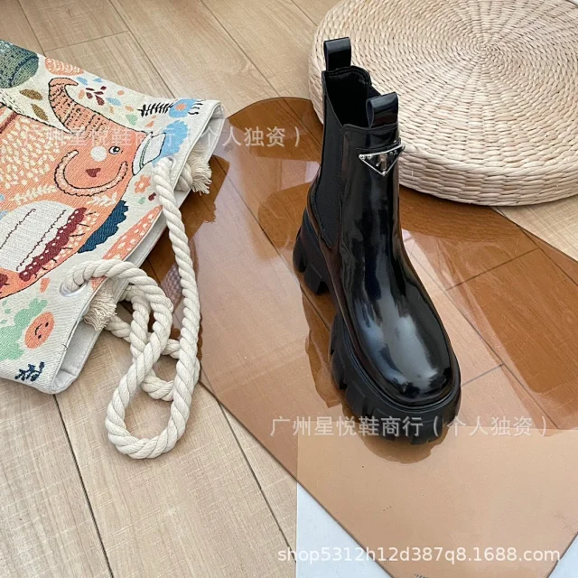 Unbranded Boots Chelsea Ankle with Triangle Hardware and Lug Sole product detail image 9