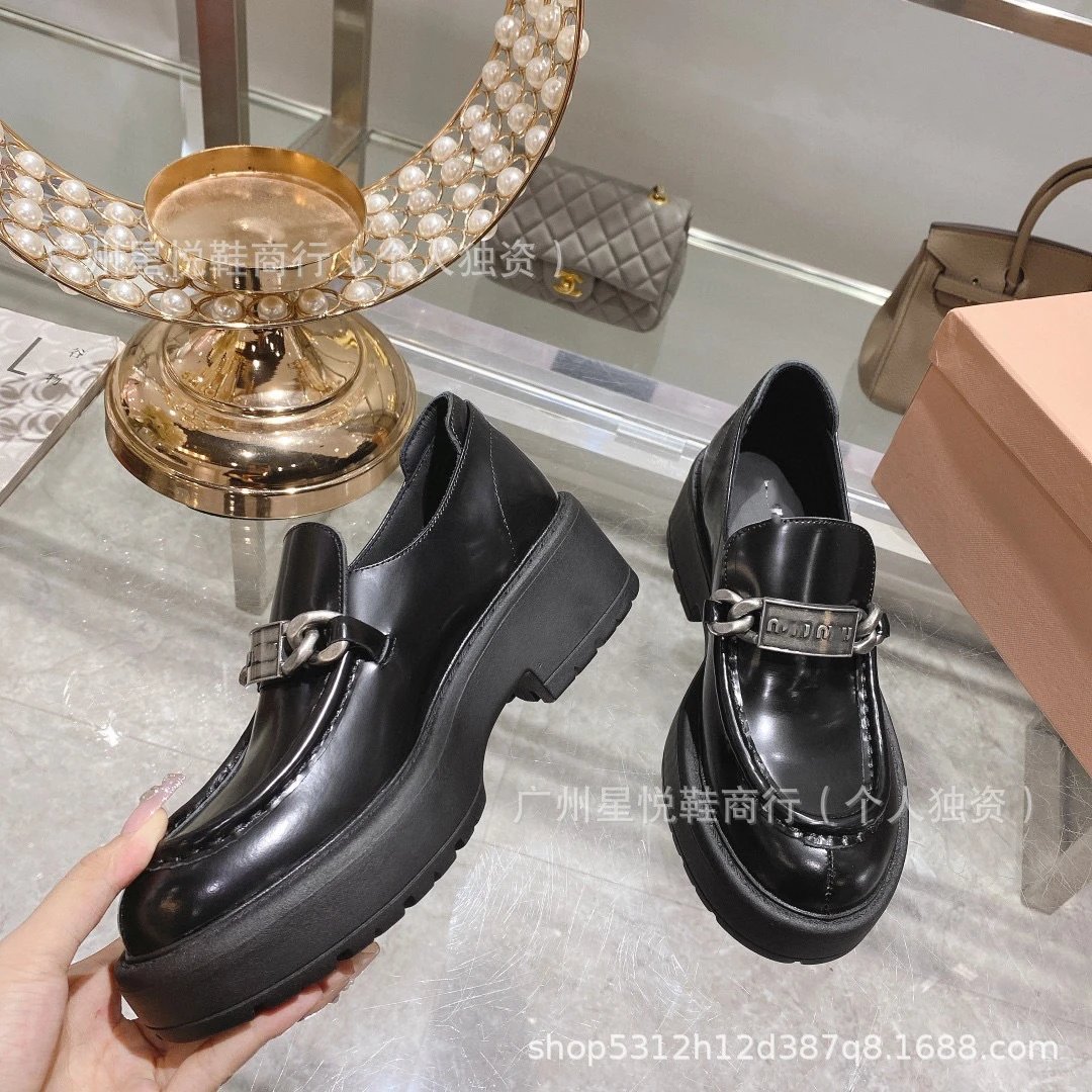 Black Patent Leather Mary Jane Platform Shoes - 10