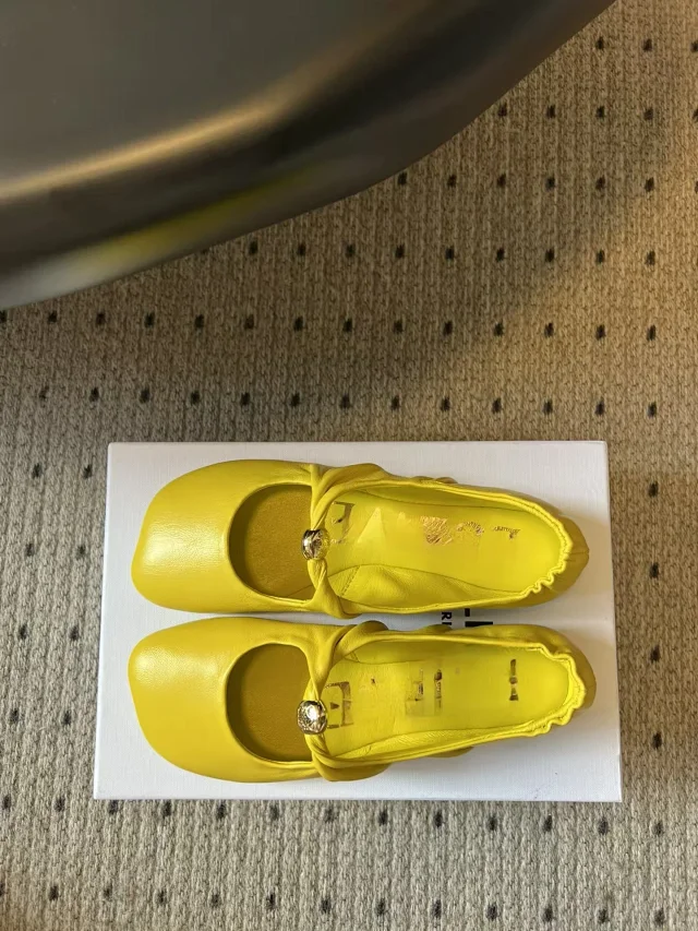 Miu Leather Shoes Square-Toe Ballet Flats with Gathered Collar product detail image 4