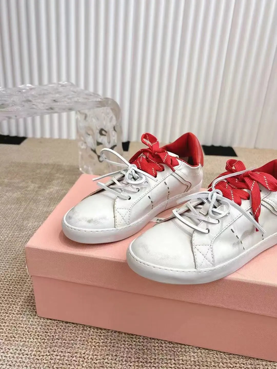 Off-White Diagonal Arrow Low Top White Sneakers - 8