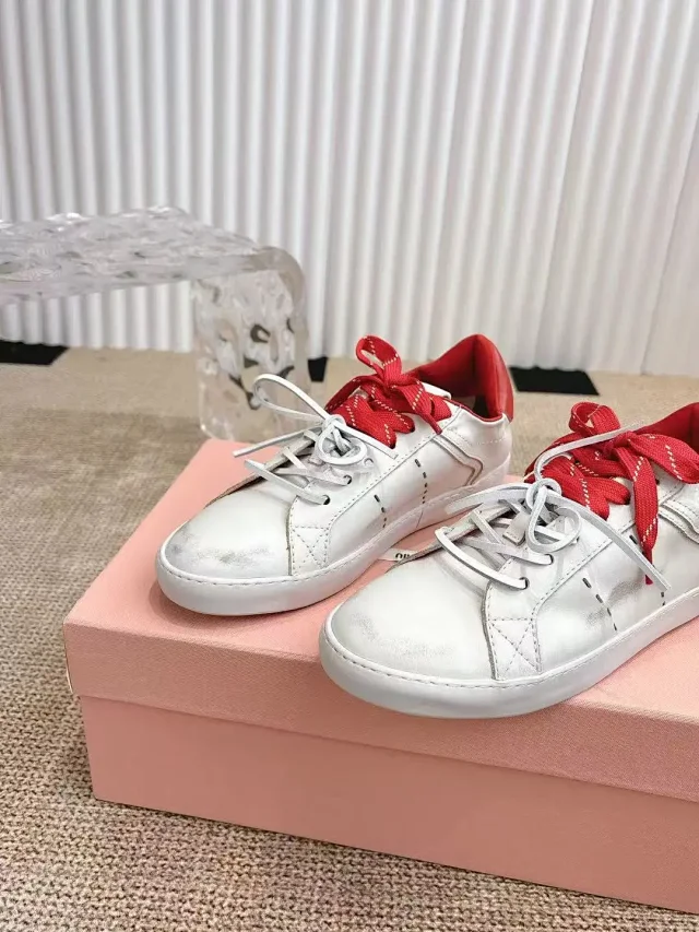 Miu Sneakers Low-Top Lace-Up Leather with Contrast Heel Tab product detail image 7