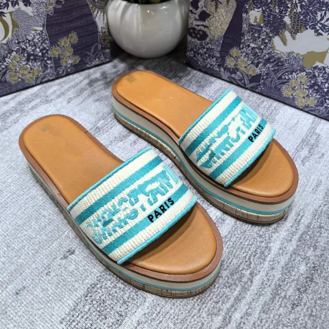 Dior Sandals Embroidered Strap Platform Slide product detail image 6