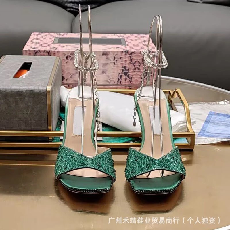 绿色
