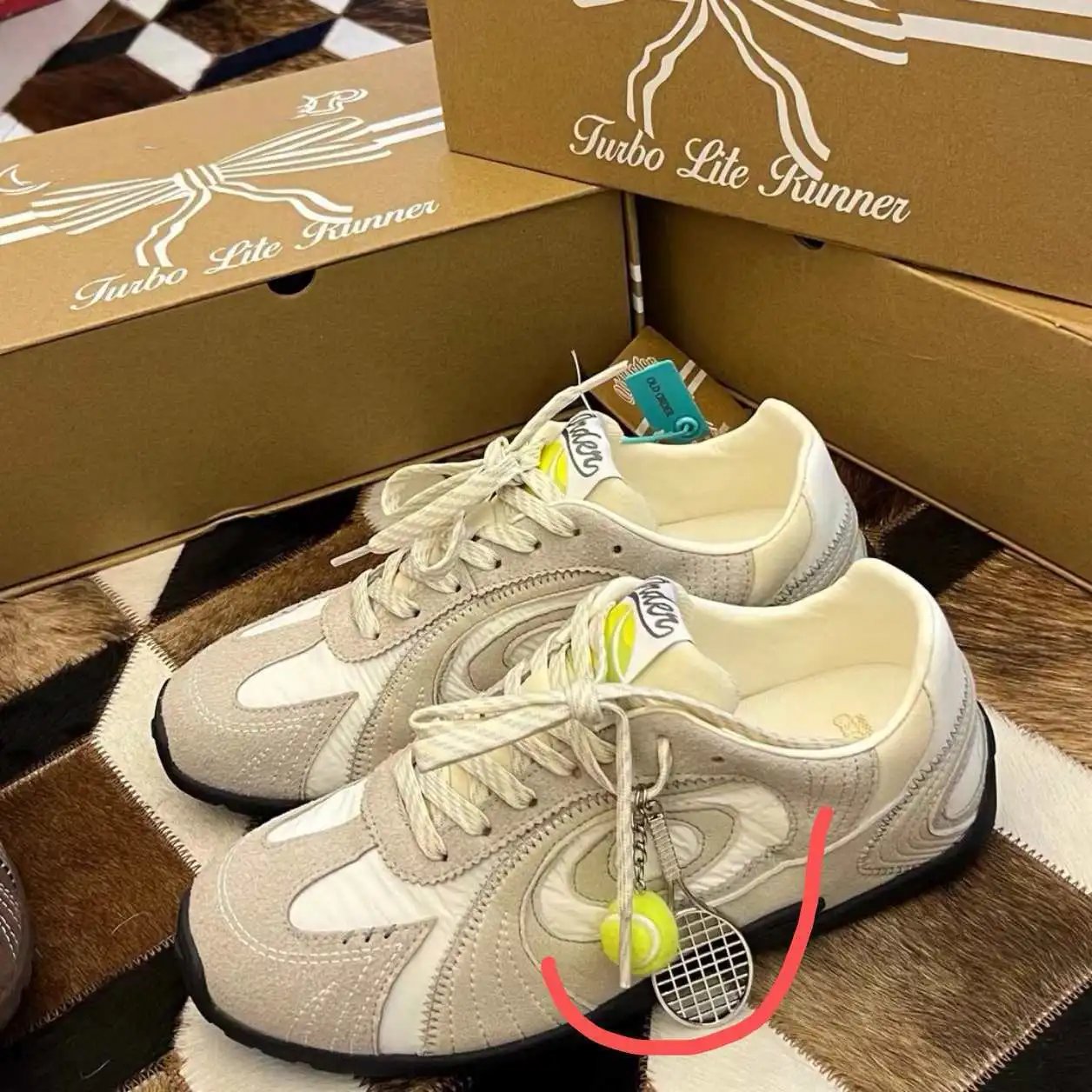 OORER Sneakers Turbo Lite Runner low-top with contrast stitching and detachable charms image 2